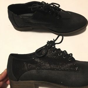 Very Volatile Oxfords